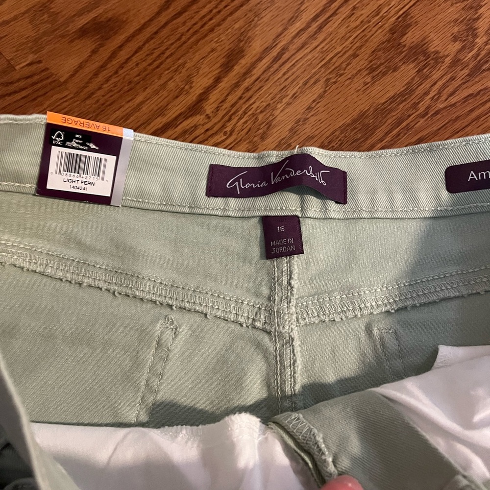 Gloria Vanderbilt Amanda Jeans NWT - Picture 3 of 5
